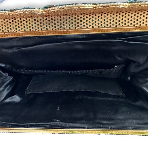 Vintage Beaded Handbag With Scalloped Hinged Closure And Gold Plating - Picture 6 of 6